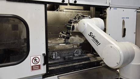 EMO 2019: Stäubli to showcase robots for machine loading and joined-up production
