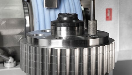 EMO Hannover 2019: KLINGELNBERG brings new impetus to the robot and aerospace industry
