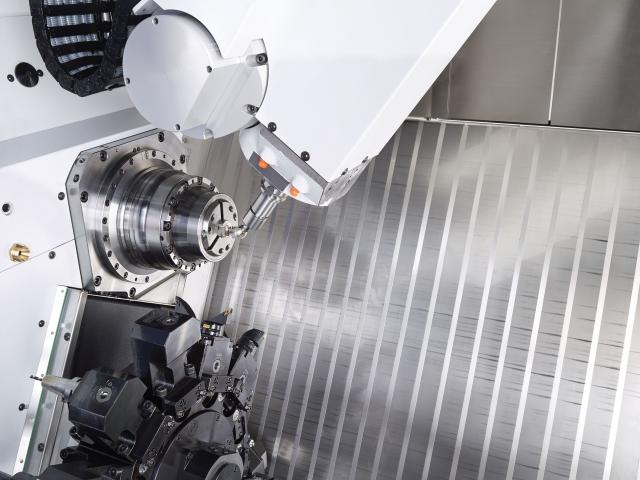 CHIRON MillTurn - Double productivity by simultaneous milling and turning
