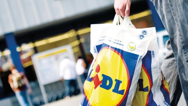 wassen Rendezvous rechtdoor Lidl pledges to remove single-use plastic carrier bags